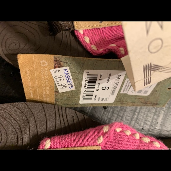 Reef sandals - Picture 2 of 3